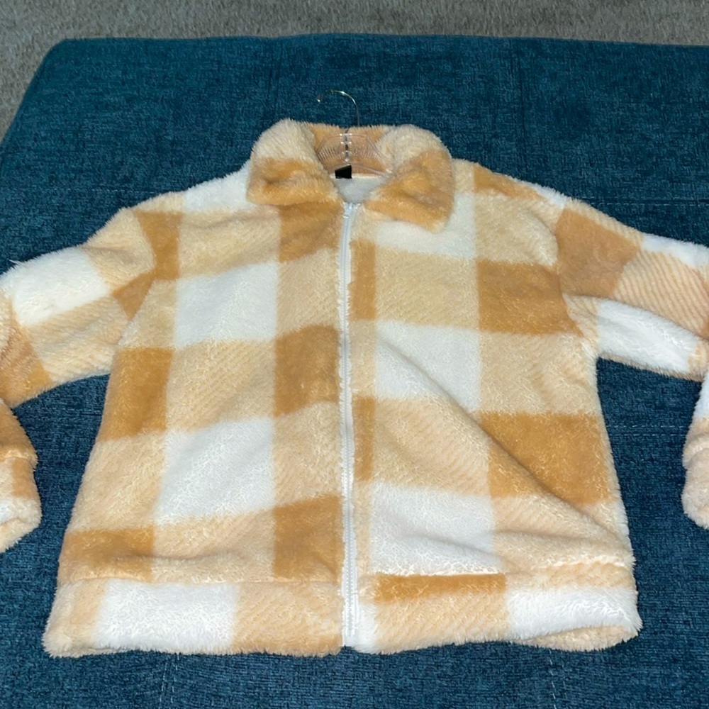 Cream/Tan plaid zip-up jacket